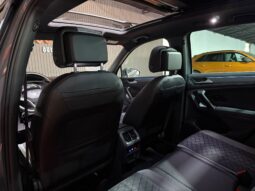 
VOLKSWAGEN TIGUAN R-LINE 2.0 TDI 150CV DSG full									