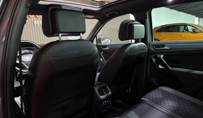 
VOLKSWAGEN TIGUAN R-LINE 2.0 TDI 150CV DSG full									