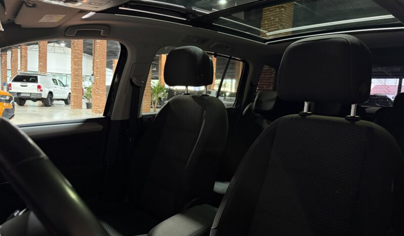 
VOLKSWAGEN TOURAN ADVANCE 2.0 TDI 150CV DSG full									