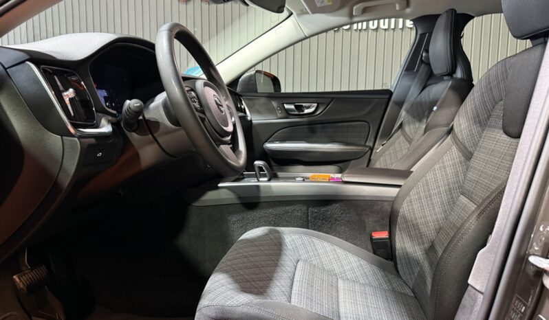 
VOLVO V60 CROSS COUNTRY B4 (D) 197CV AUT AWD full									