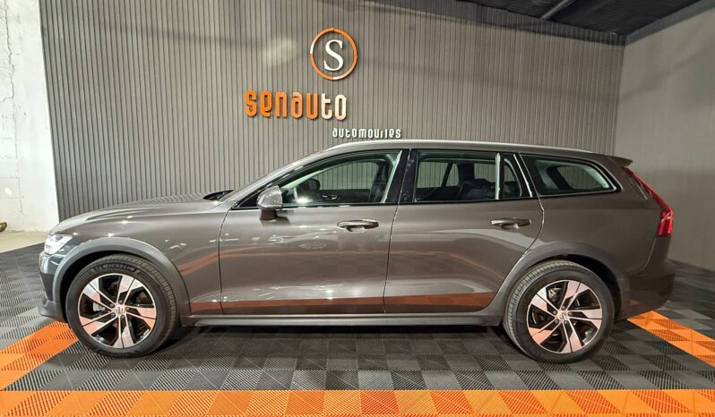 
VOLVO V60 CROSS COUNTRY B4 (D) 197CV AUT AWD full									