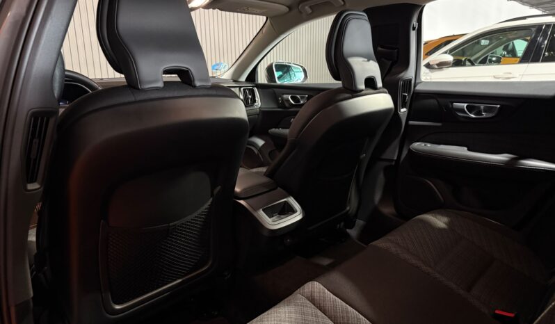 
VOLVO V60 CROSS COUNTRY B4 (D) 197CV AUT AWD full									