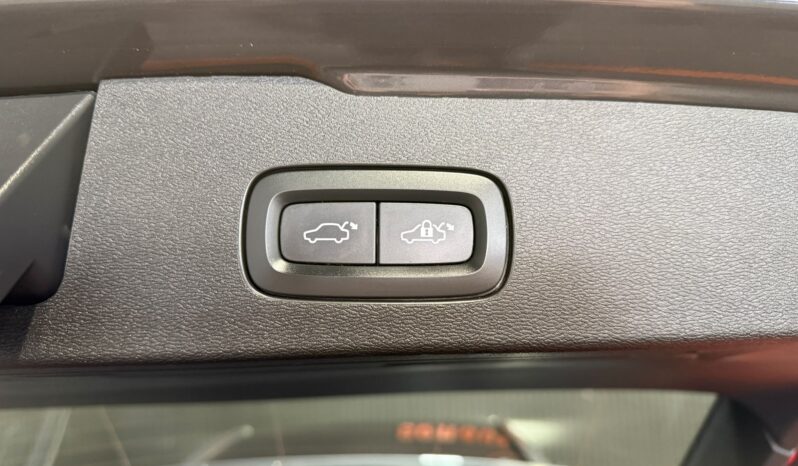 
VOLVO V60 CROSS COUNTRY B4 (D) 197CV AUT AWD full									
