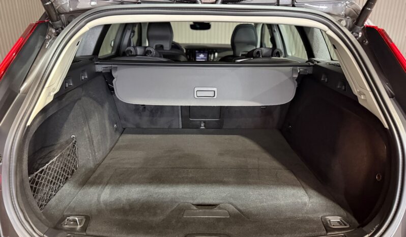 
VOLVO V60 CROSS COUNTRY B4 (D) 197CV AUT AWD full									