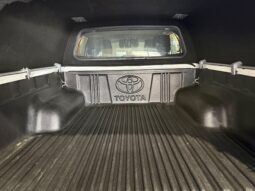 
TOYOTA HILUX DOBLE CABINA 2.4 D-4D GX 150 CV 6VEL 4WD full									