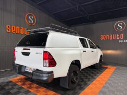 
TOYOTA HILUX DOBLE CABINA 2.4 D-4D GX 150 CV 6VEL 4WD full									