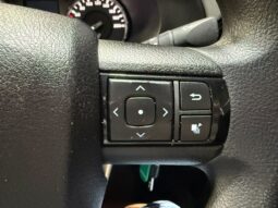 
TOYOTA HILUX DOBLE CABINA 2.4 D-4D GX 150 CV 6VEL 4WD full									