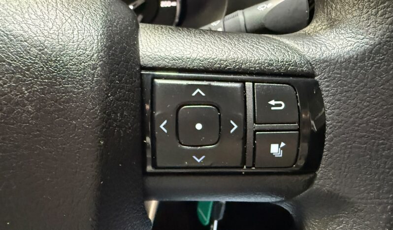 
TOYOTA HILUX DOBLE CABINA 2.4 D-4D GX 150 CV 6VEL 4WD full									