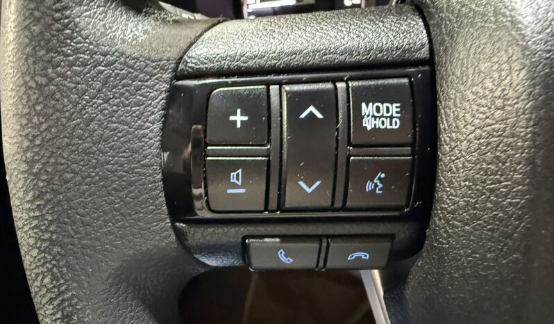 
TOYOTA HILUX DOBLE CABINA 2.4 D-4D GX 150 CV 6VEL 4WD full									