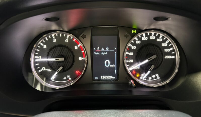
TOYOTA HILUX DOBLE CABINA 2.4 D-4D GX 150 CV 6VEL 4WD full									