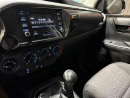 
TOYOTA HILUX DOBLE CABINA 2.4 D-4D GX 150 CV 6VEL 4WD full									
