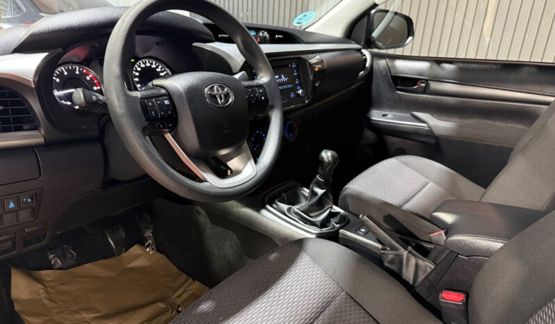 
TOYOTA HILUX DOBLE CABINA 2.4 D-4D GX 150 CV 6VEL 4WD full									