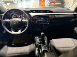 
TOYOTA HILUX DOBLE CABINA 2.4 D-4D GX 150 CV 6VEL 4WD full									