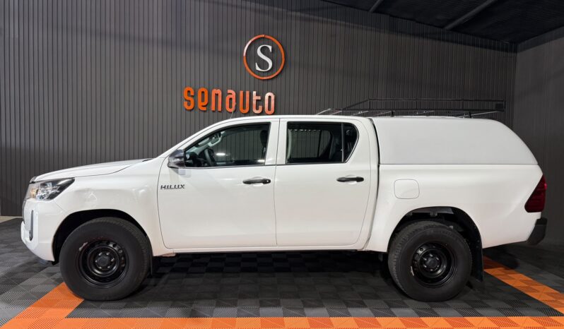 
TOYOTA HILUX DOBLE CABINA 2.4 D-4D GX 150 CV 6VEL 4WD full									