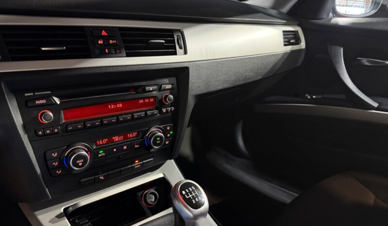 
BMW 318D TOURING 143CV 6 VEL full									