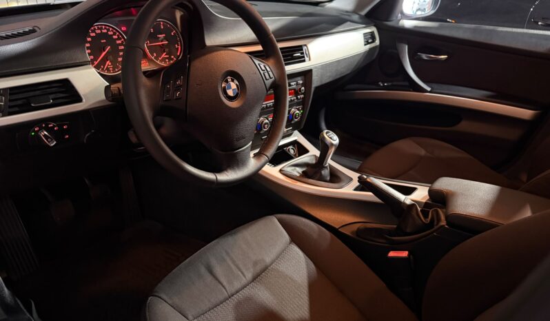 
BMW 318D TOURING 143CV 6 VEL full									