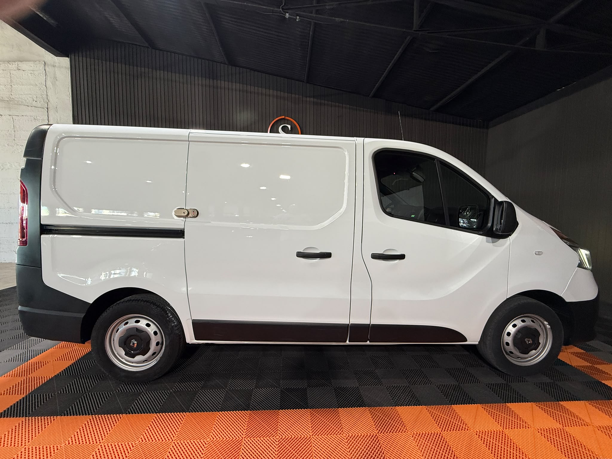 RENAULT TRAFIC FURGON L1 H1 2.0 DCI 120CV 6 VEL