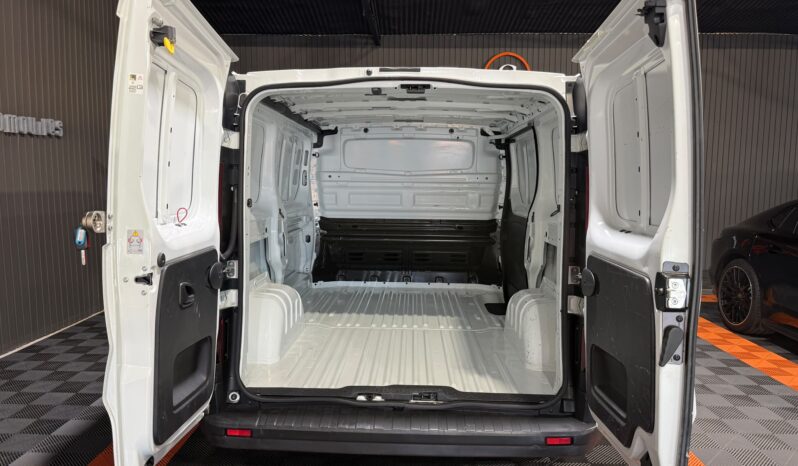 
RENAULT TRAFIC FURGON L1 H1 2.0 DCI 120CV 6 VEL full									